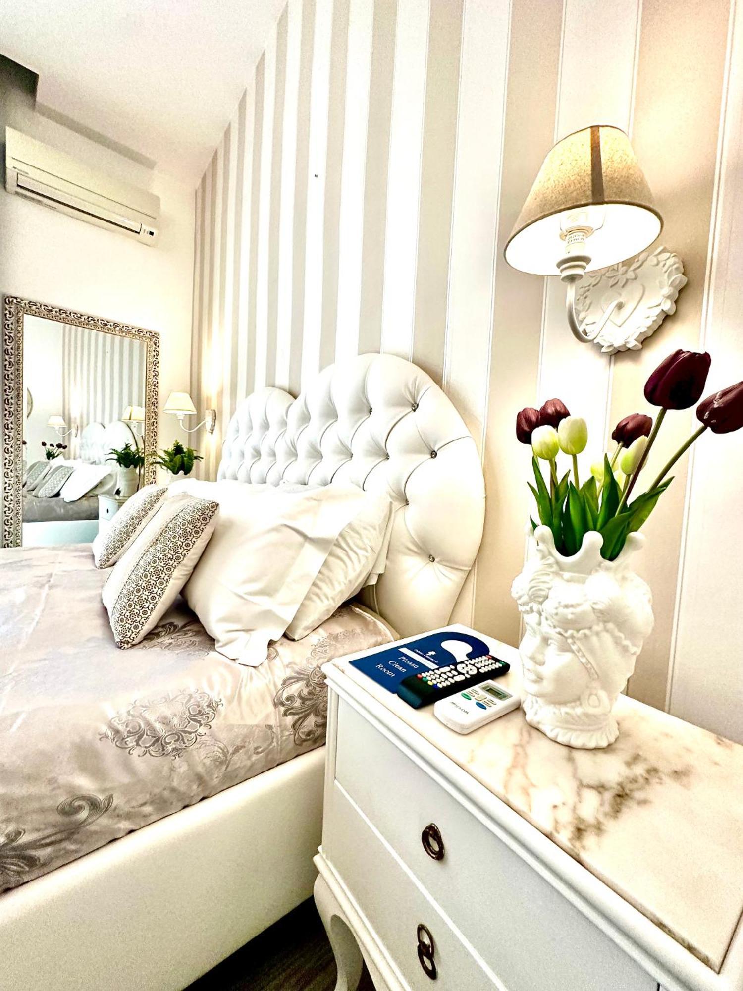 Palazzo Chiatamone Hotell Napoli Eksteriør bilde