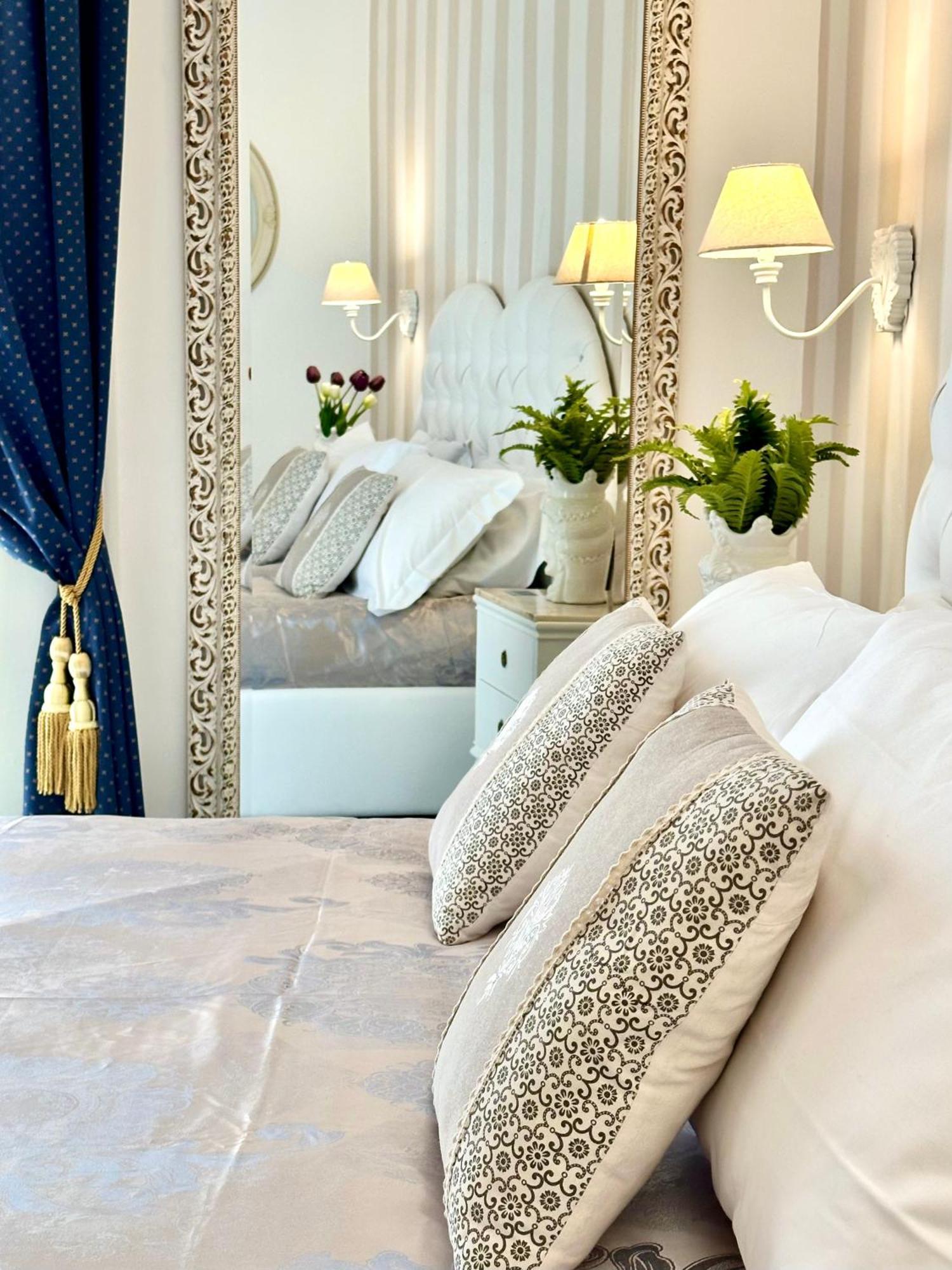 Palazzo Chiatamone Hotell Napoli Eksteriør bilde
