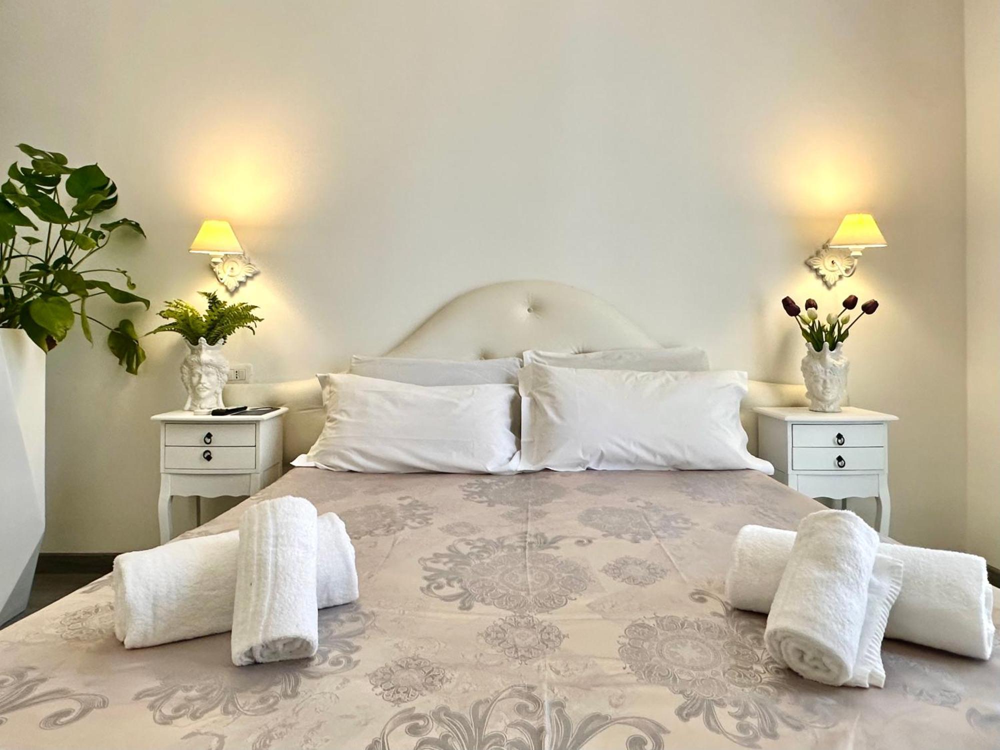 Palazzo Chiatamone Hotell Napoli Eksteriør bilde